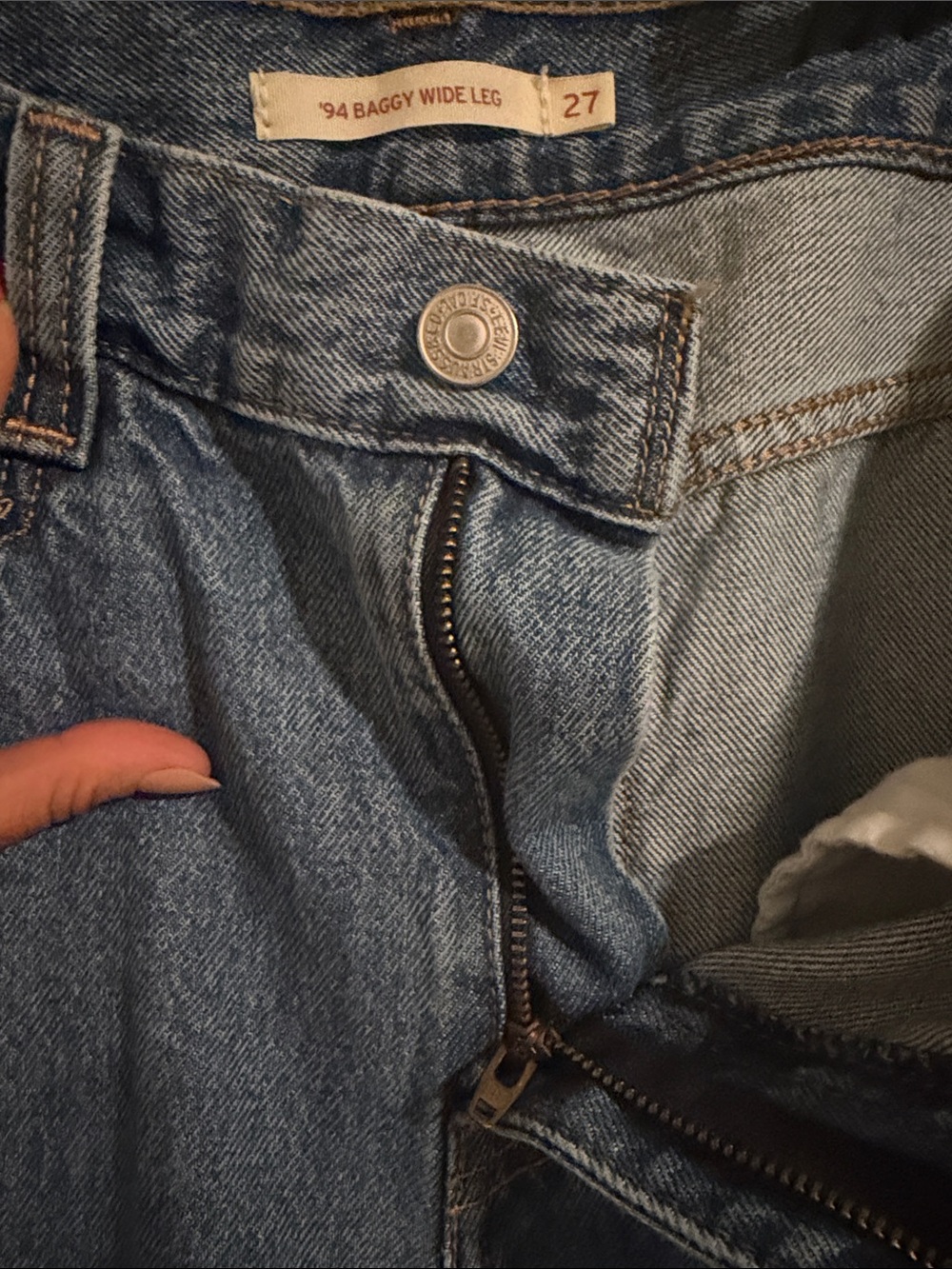 NWOT - Levi's '94 Baggy Wide-Leg Jeans - Size 27 - Medium Indigo Wash - Picture 6 of 12